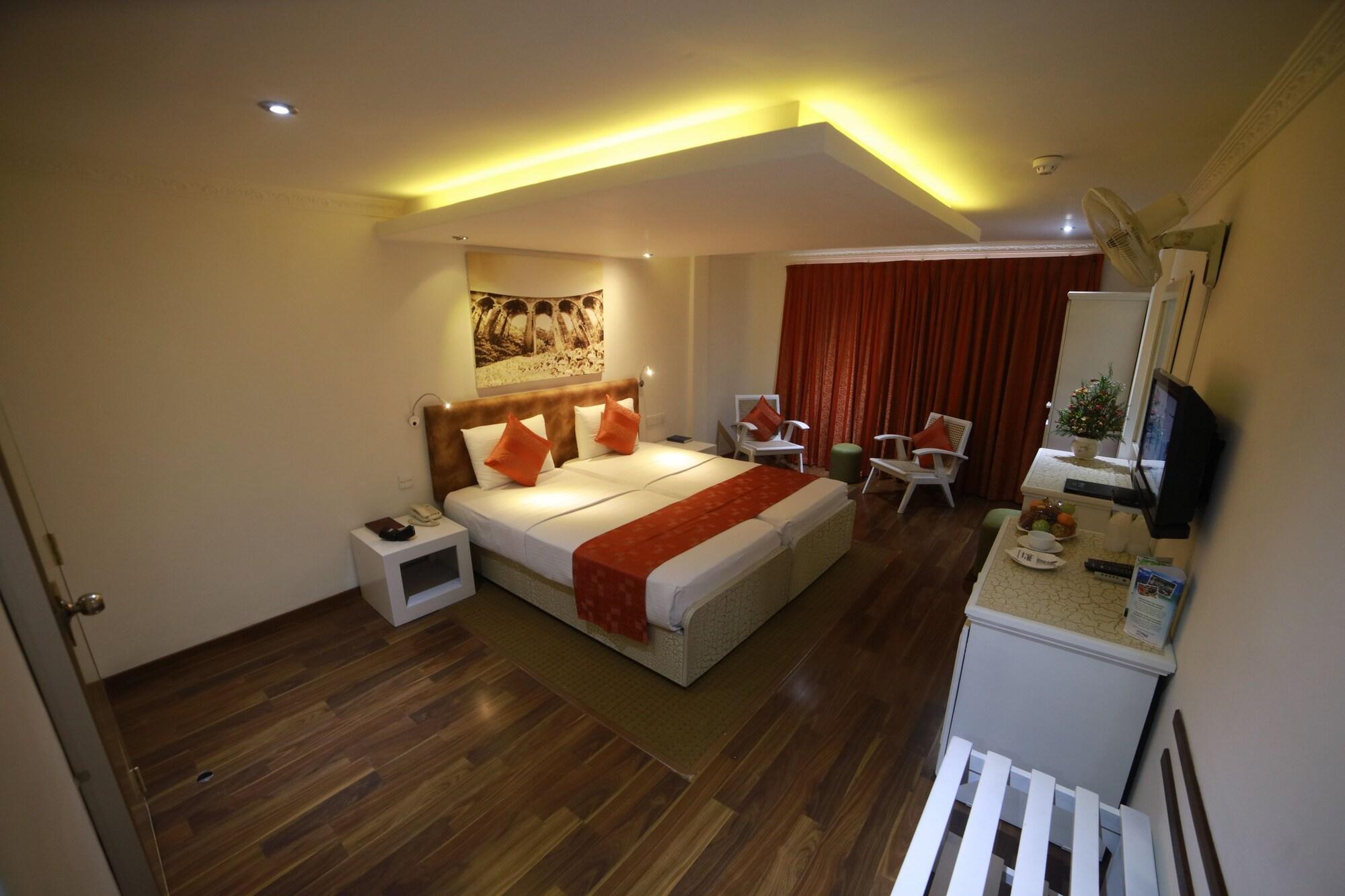 โอเรียนท์ โฮเต็ล Hotel บันดาราเวลา ภายนอก รูปภาพ