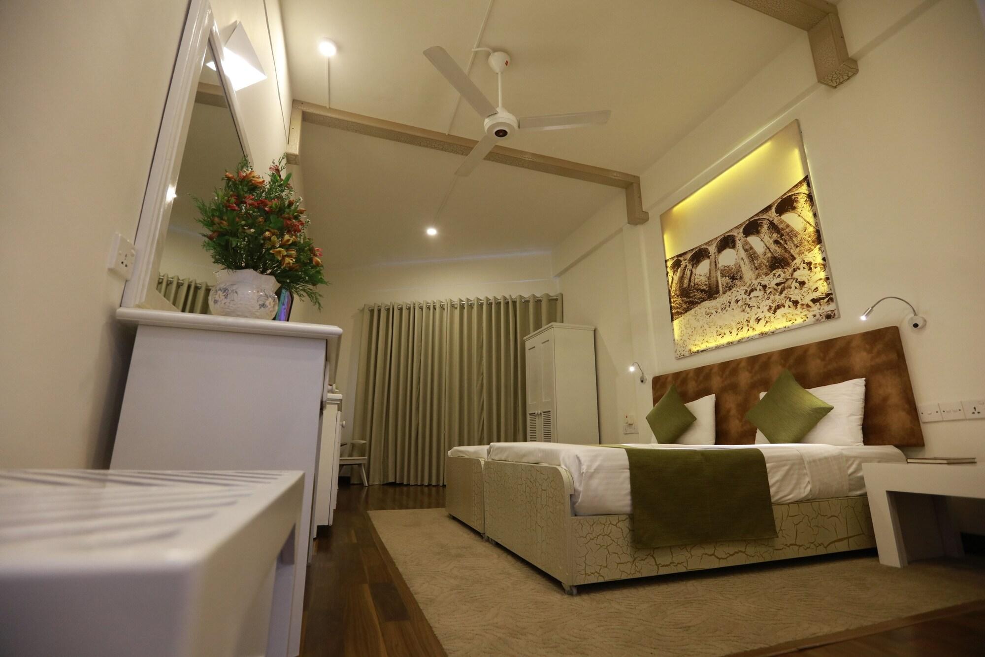 โอเรียนท์ โฮเต็ล Hotel บันดาราเวลา ภายนอก รูปภาพ